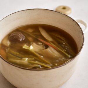 Soup bones and freeze dried soup for pollack and shiitake mushroom soup